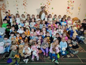 #ВедмедикМогоДитинства 8 жовтня вся Україна об’єднується у теплій і добрій акції! Чому саме ведмедик? Бо це символ дитинства, затишку й турботи. А ще – чудовий спосіб подарувати гарний настрій собі та іншим.